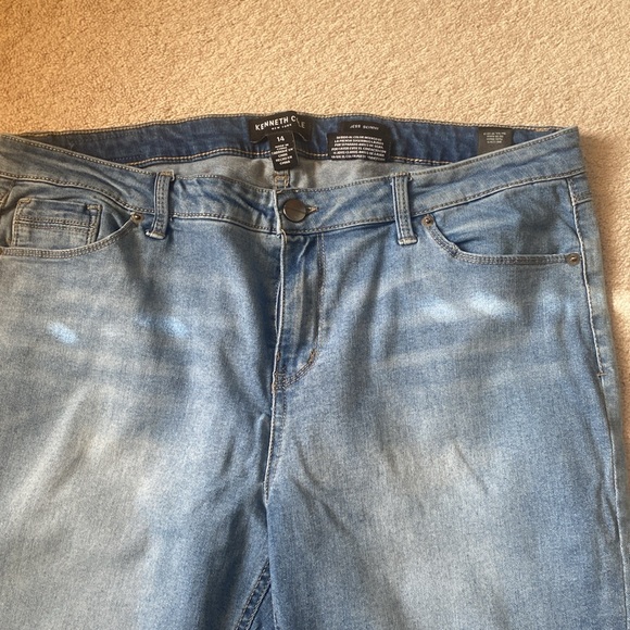 Kenneth Cole distressed frayed hem ankle jean, light to medium wash size 14 - Picture 2 of 7